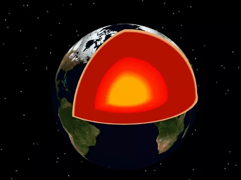 Shell structure of the Earth's interior (white: crust; dark red: mantle; light red and yellow: outer and inner core). © SoylentGreen, CC BY-SA 3.0