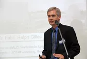 Dr. Ralph Gilles during his lecture at the opening of the new research production line at iwb / TUM. (Photo: iwb / TUM)