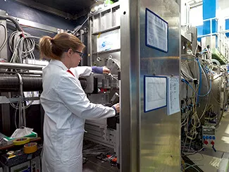 Das Kleinwinkeldiffraktometer KWS-2, das in der Studie zum Einsatz kam, betreibt das JCNS in seiner Außenstelle am Heinz Meier-Leibnitz Zentrum in Garching. © W. Schürmann / TUM