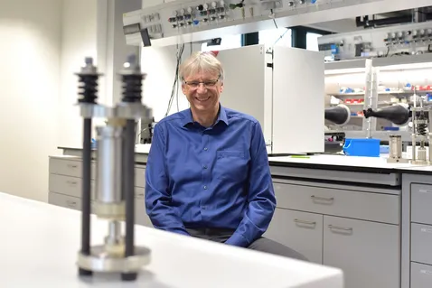 Prof. Thomas F. Fässler