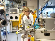 Dr. Tanja Huber in the laboratory.